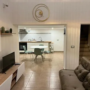 Casa Cavour , Lentini Italia